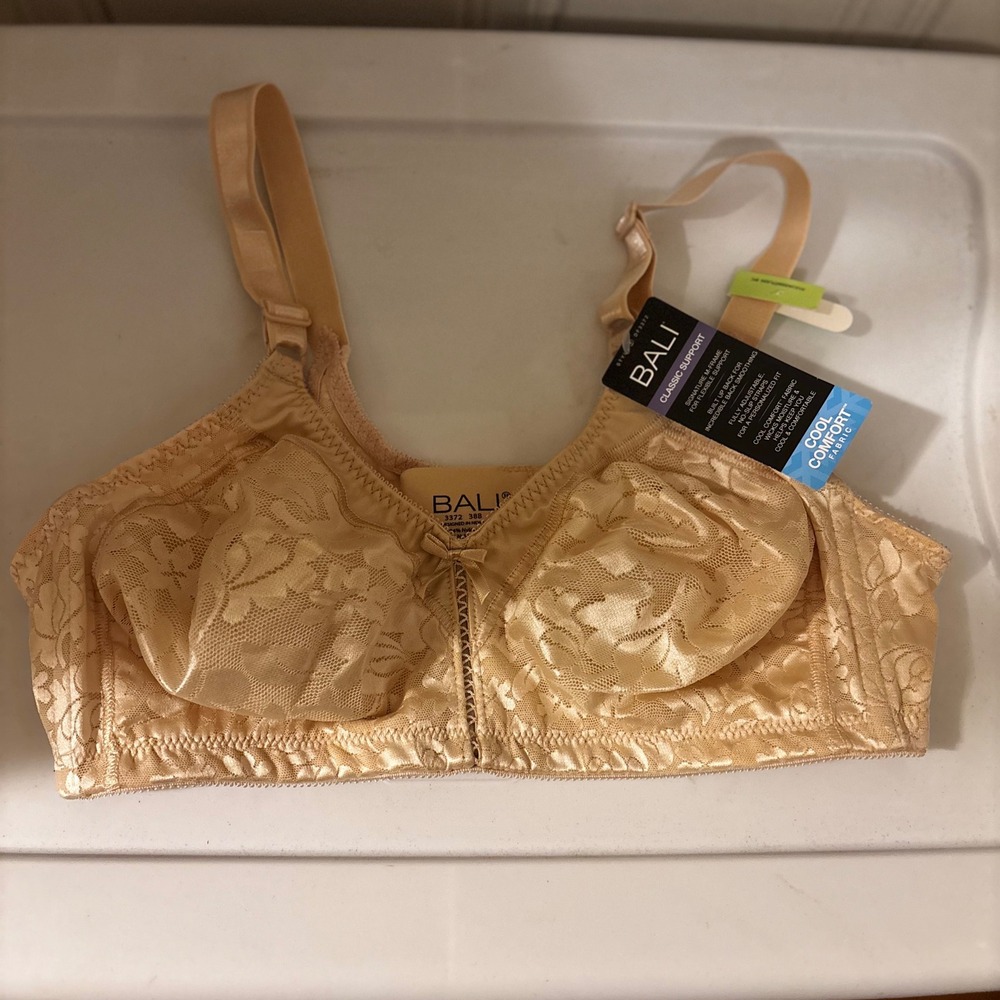 Bali Women's Bra 38B NWT Nude Double Support Lace Wireless Full Coverage